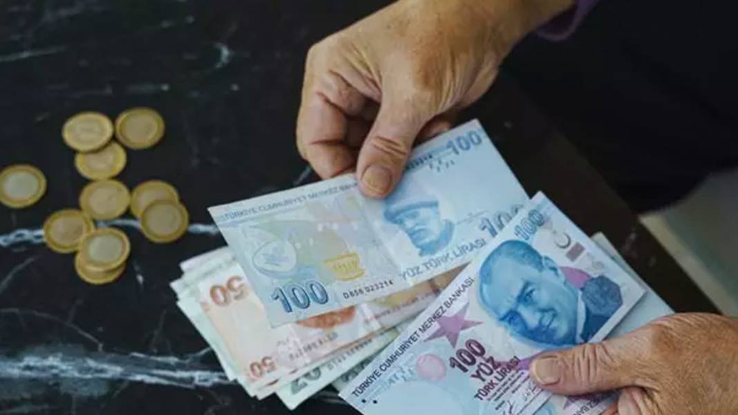 EYT’li olamayanlara kademeli emeklilik geliyor: 4500 ve 5400 gün ile emeklilik mümkün 13